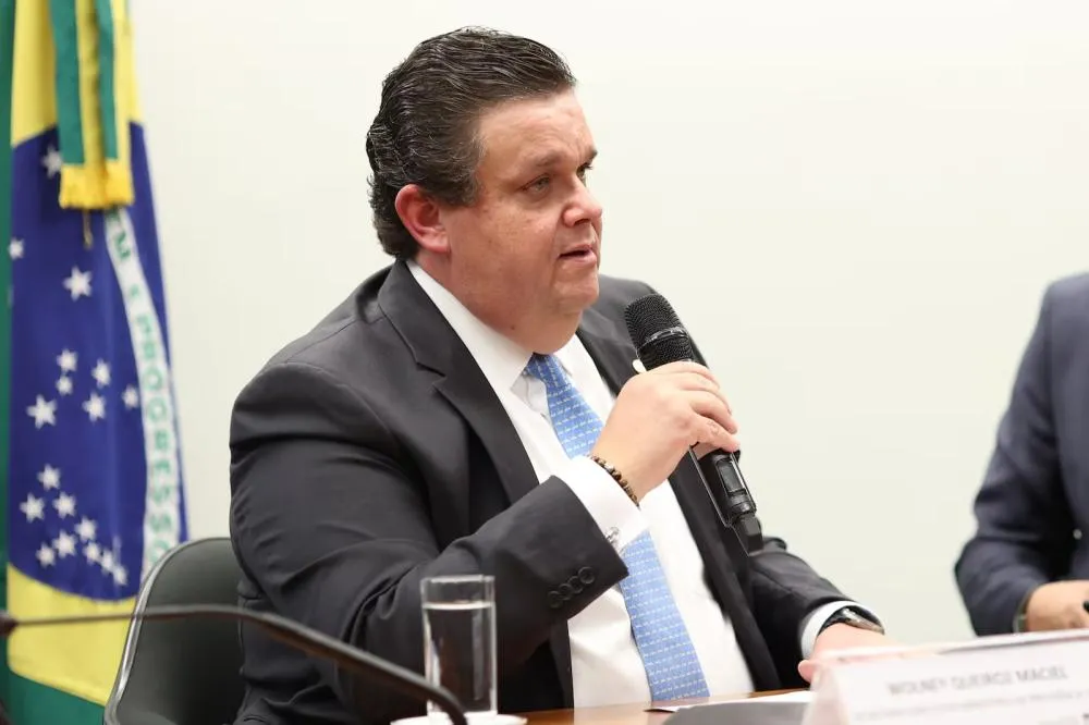 Em meio a escândalo de fraude, novo ministro da Previdência reúne-se com presidente do INSS