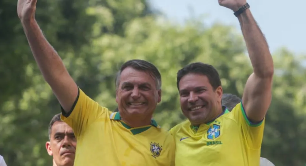 PF indicia Bolsonaro e diretor escolhido por Lula em inquérito que investiga Abin paralela