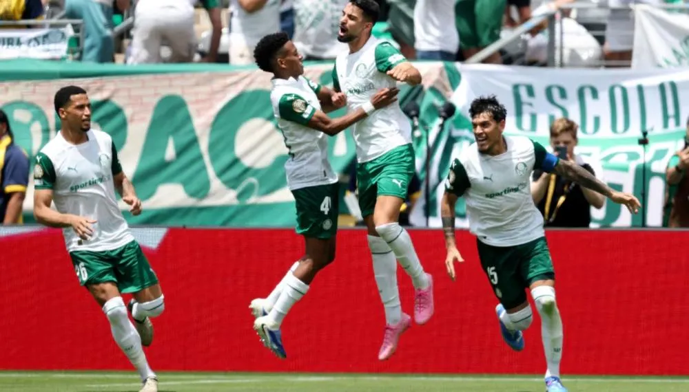Flaco López muda o jogo, Palmeiras vence Al Ahly e fica perto da classificação no Mundial