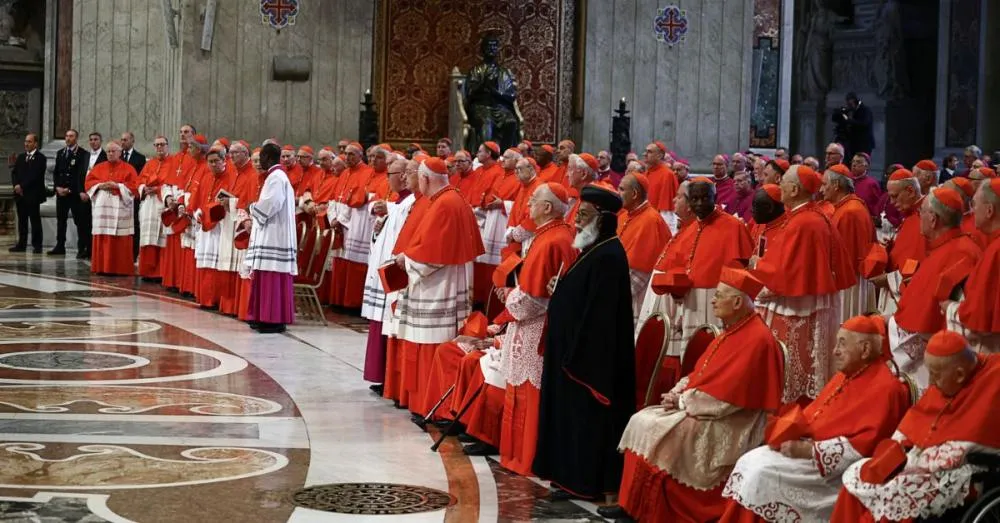 Cardeais entram em reclusão antes do conclave para eleger novo papa