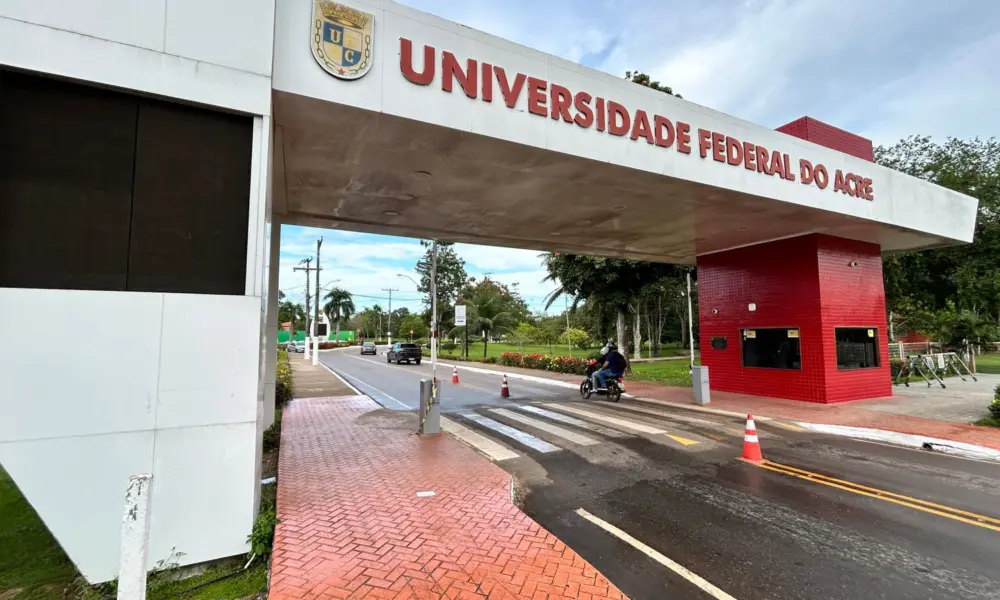 Ufac abre inscrições para concurso com vagas em diversas áreas