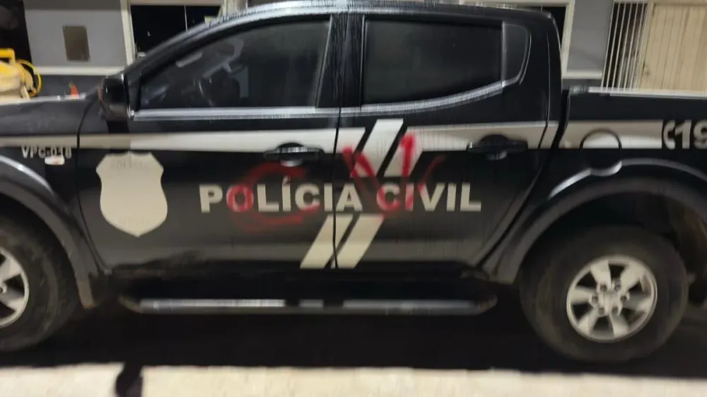 Membros do Comando Vermelho (CV) picham viatura da Polícia Civil no interior do Acre