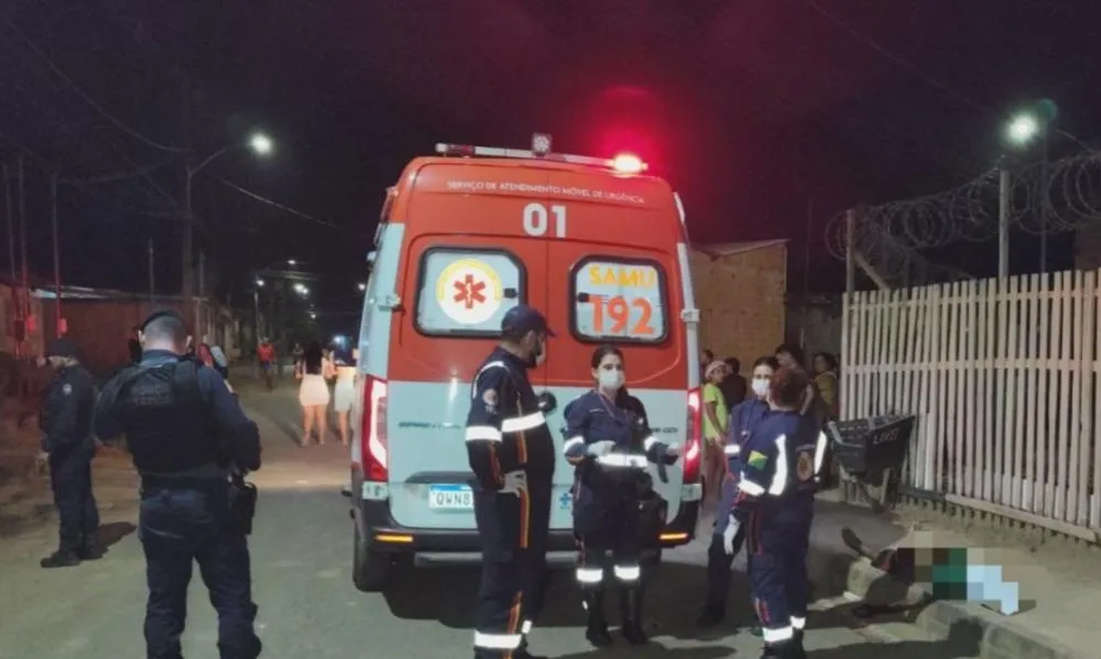 Homem é executado a tiros dentro de casa na frente da esposa cadeirante e da filha, em Rio Branco