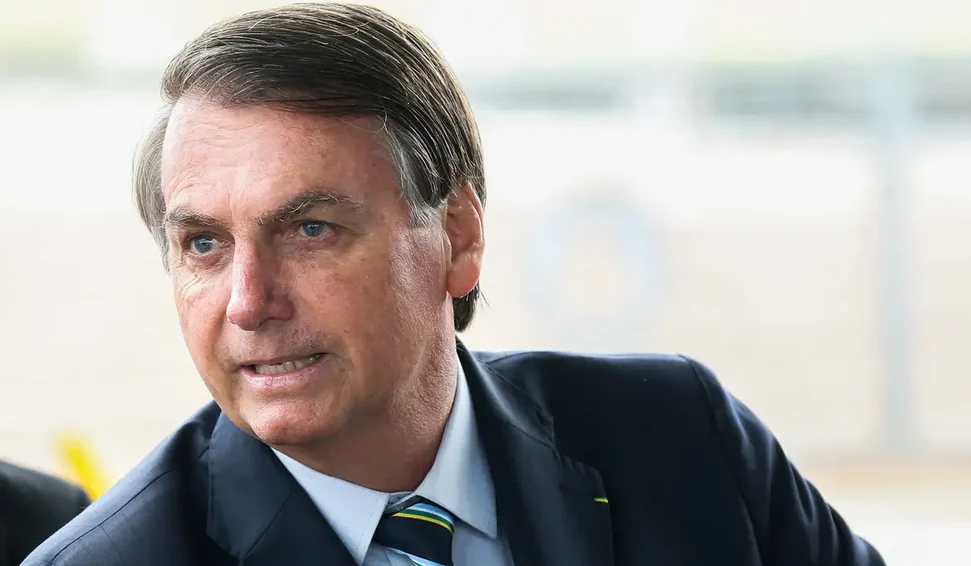 Bolsonaro promete ficar calado e pede explicação de Moraes sobre o que ele pode ou não fazer
