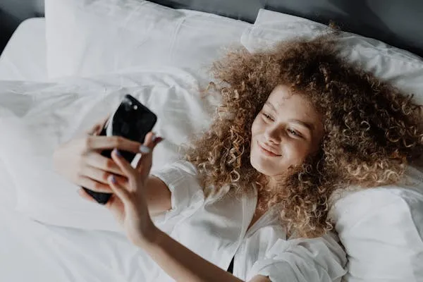 Seu Celular Está Arruinando seu Relacionamento? O Perigo da Dependência Digital